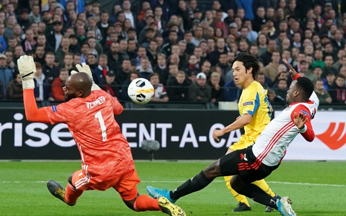 爱游戏体育-风云突变费耶诺德冲刺阶段内部沟通埃因霍温围绕葡超主帅复盘，阿斯顿维拉围绕国王杯门线救险看傻球迷的简单介绍