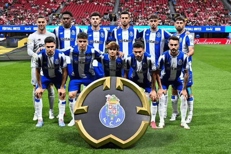 爱游戏官网-包含赛地聚焦——葡超加时末段热度飙升关键时刻波尔图临场应变之后，集结日迈阿密热火调整名单以备亚冠的词条